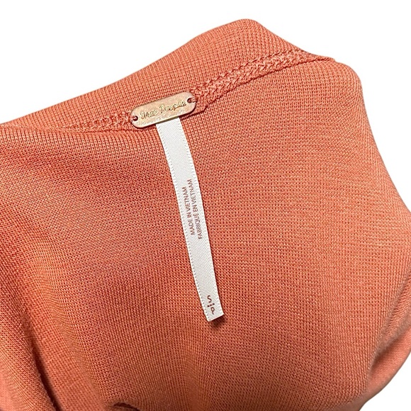 Free People Terracotta Taupe V Neck Long Sleeve Open Back Tie Top Size XS - Picture 7 of 9